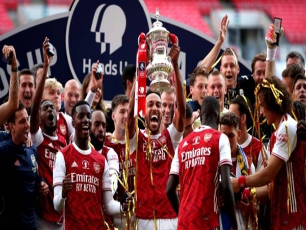 Top 10 áo đấu sân nhà đẹp nhất của Arsenal tại Premier League