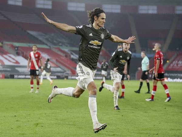 Tin bóng đá 28/12: HLV Solskjaer hứa hẹn sẽ tiếp tục dùng Cavani