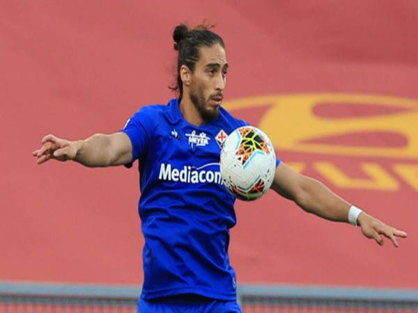 Martin Caceres có tiểu sử và sự nghiệp như thế nào?